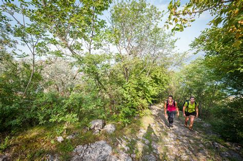 Trekking route from Castelletto di Brenzone to Prada